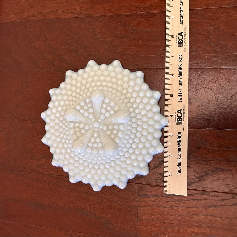 Westmoreland White American Hobnail
Milk Glass Butter/Cheese Dome
Covered Dish - Picture 5 of 9